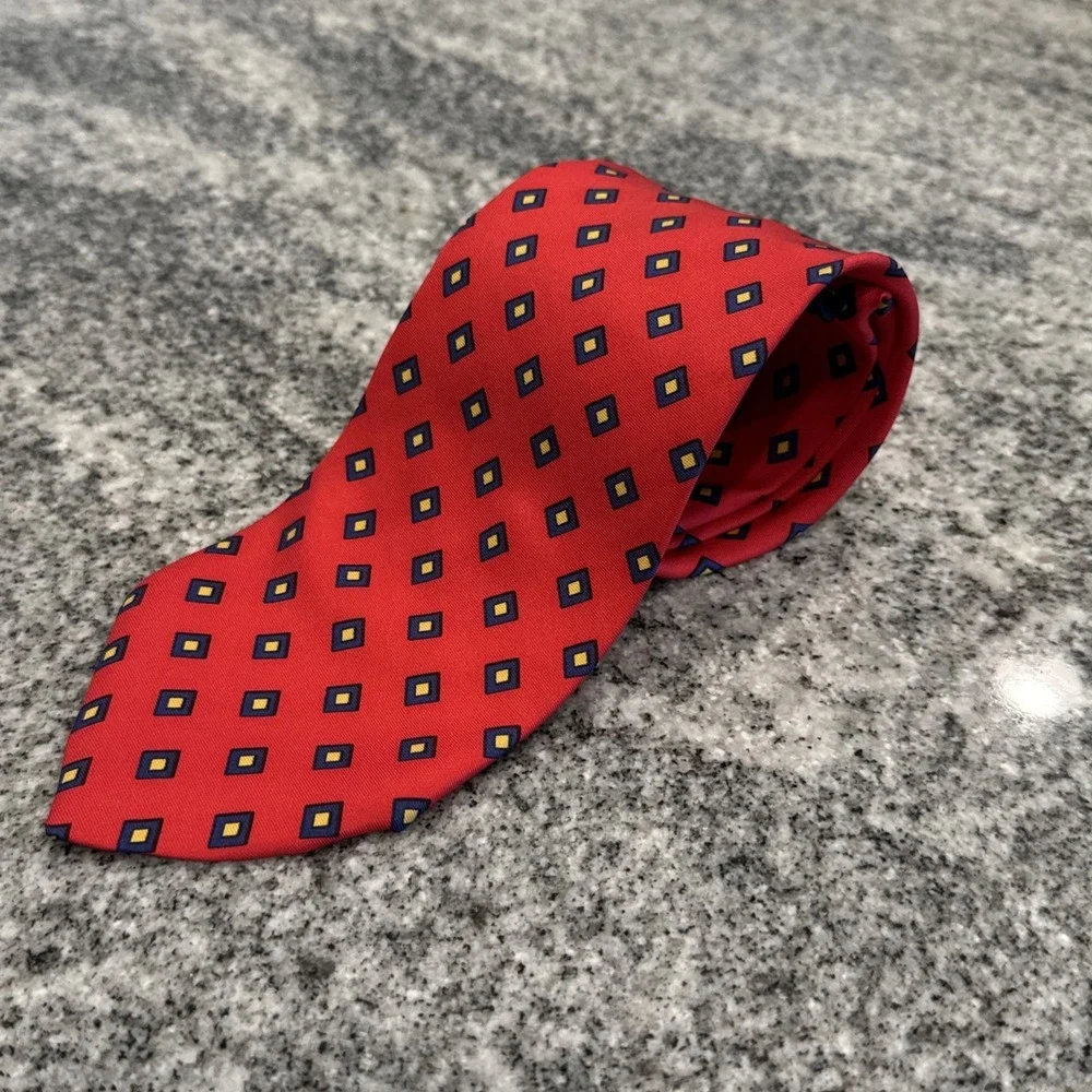 Brooks Brothers Makers 100% Silk USA Made Tie Red Gold Navy Blue Diamond‎ 57